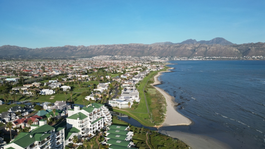 4 Bedroom Property for Sale in Greenways Golf Estate Western Cape
